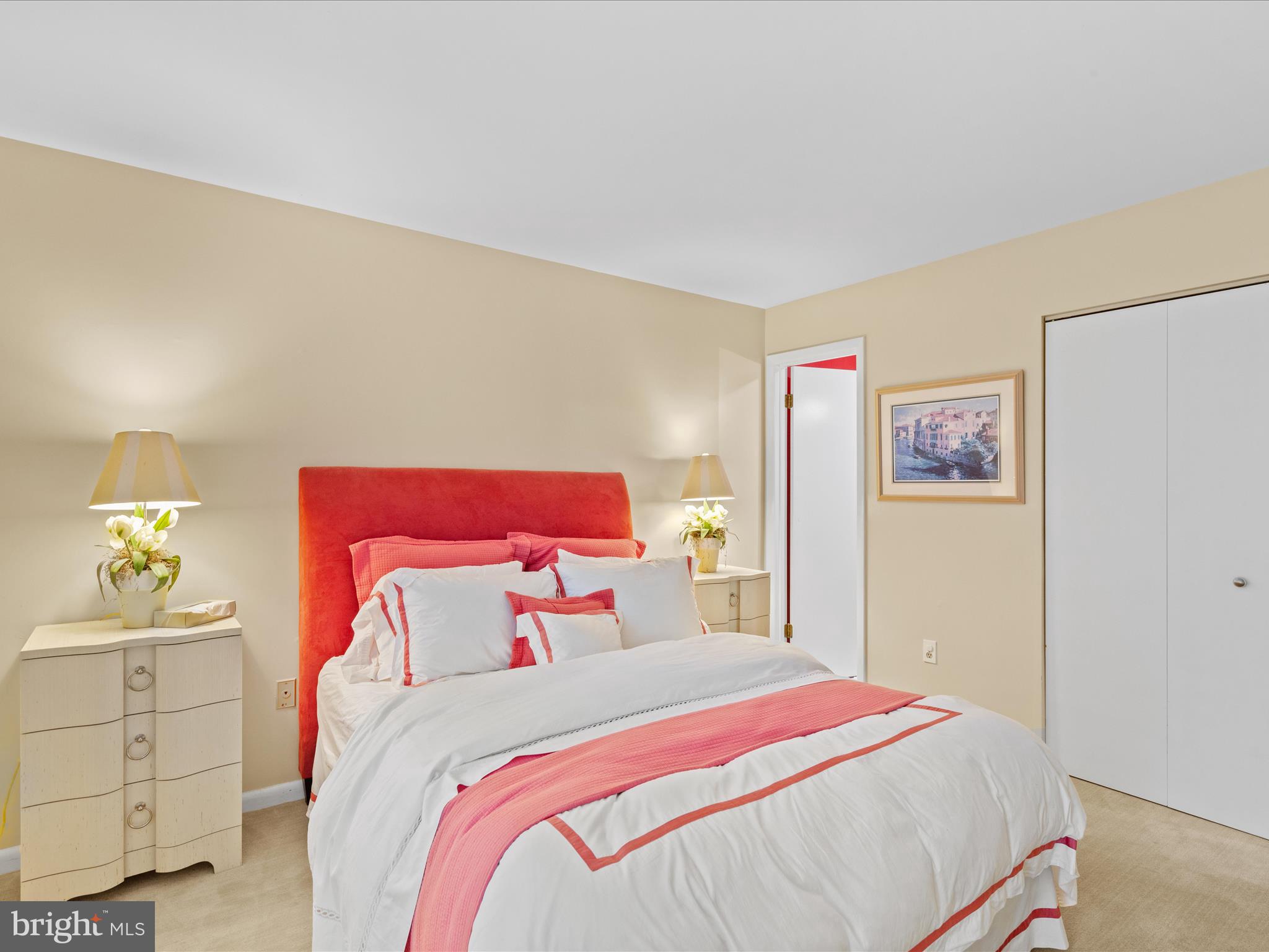 SEA COLONY WEST - Residential