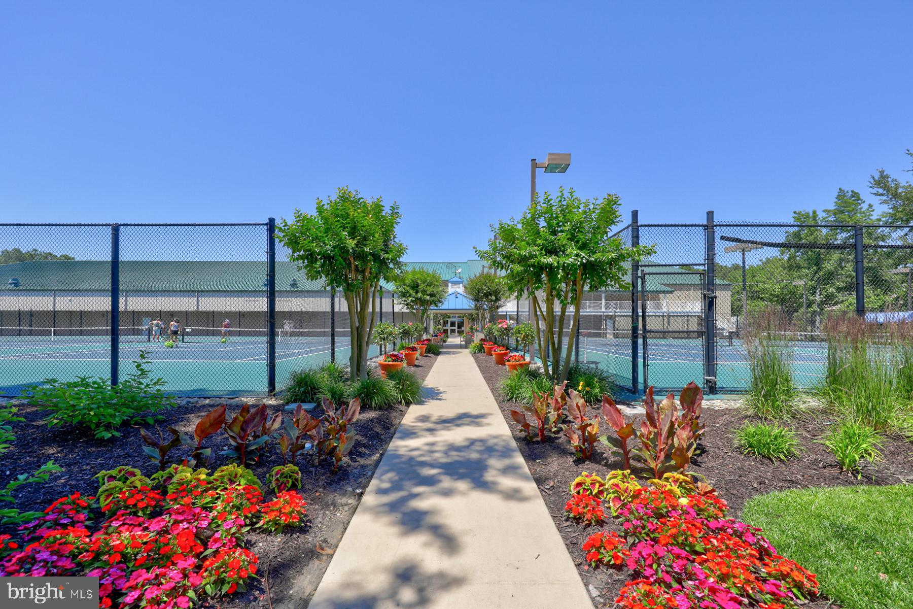 SEA COLONY WEST - Residential