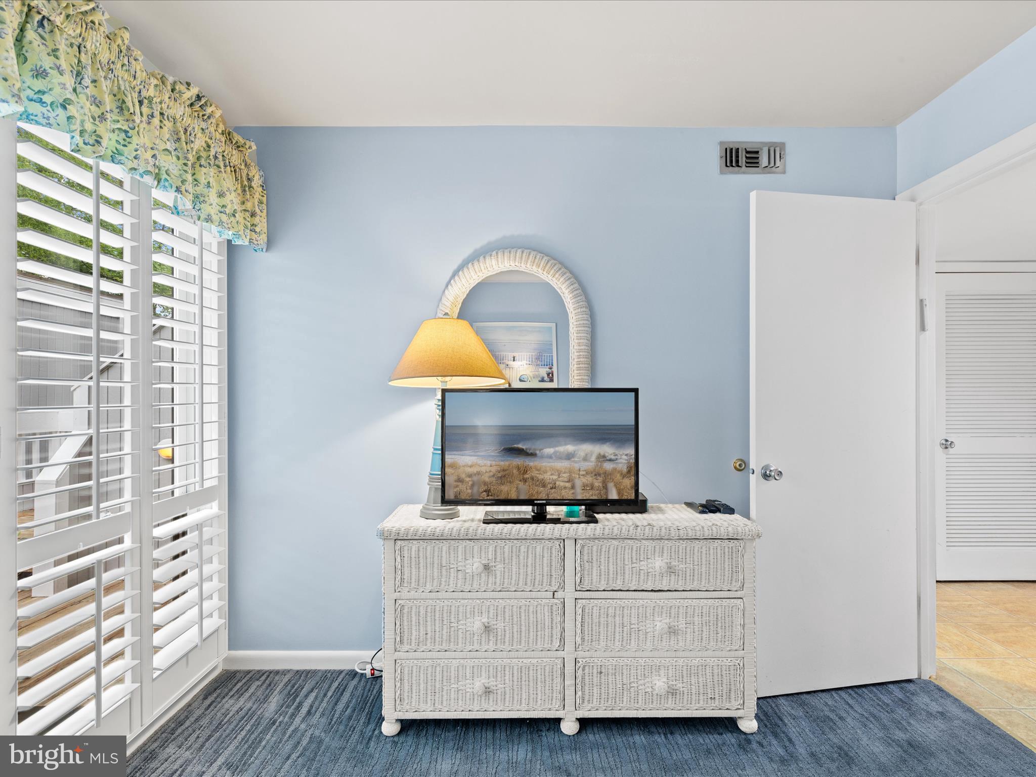 SEA COLONY WEST - Residential