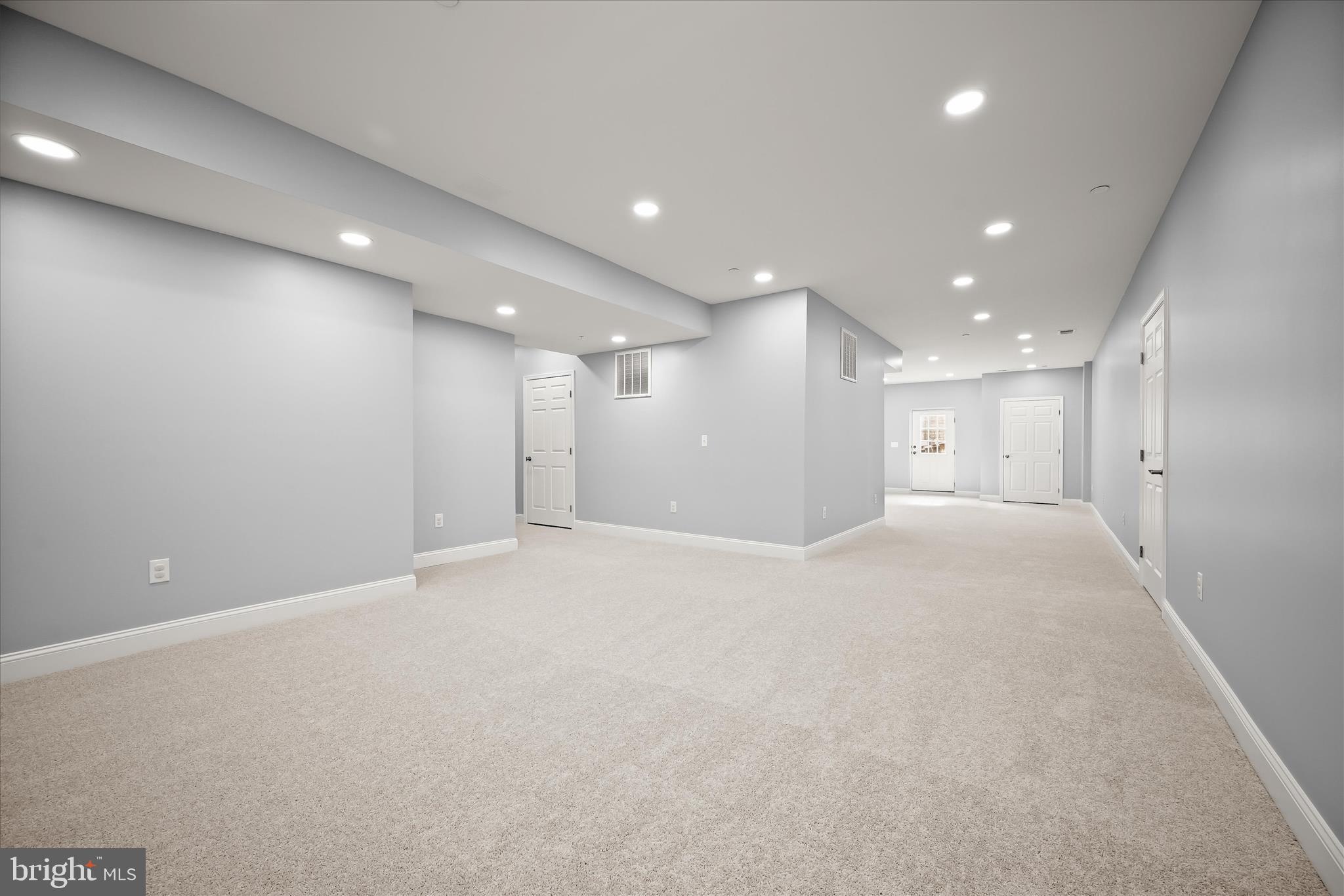 WATERS EDGE - Residential