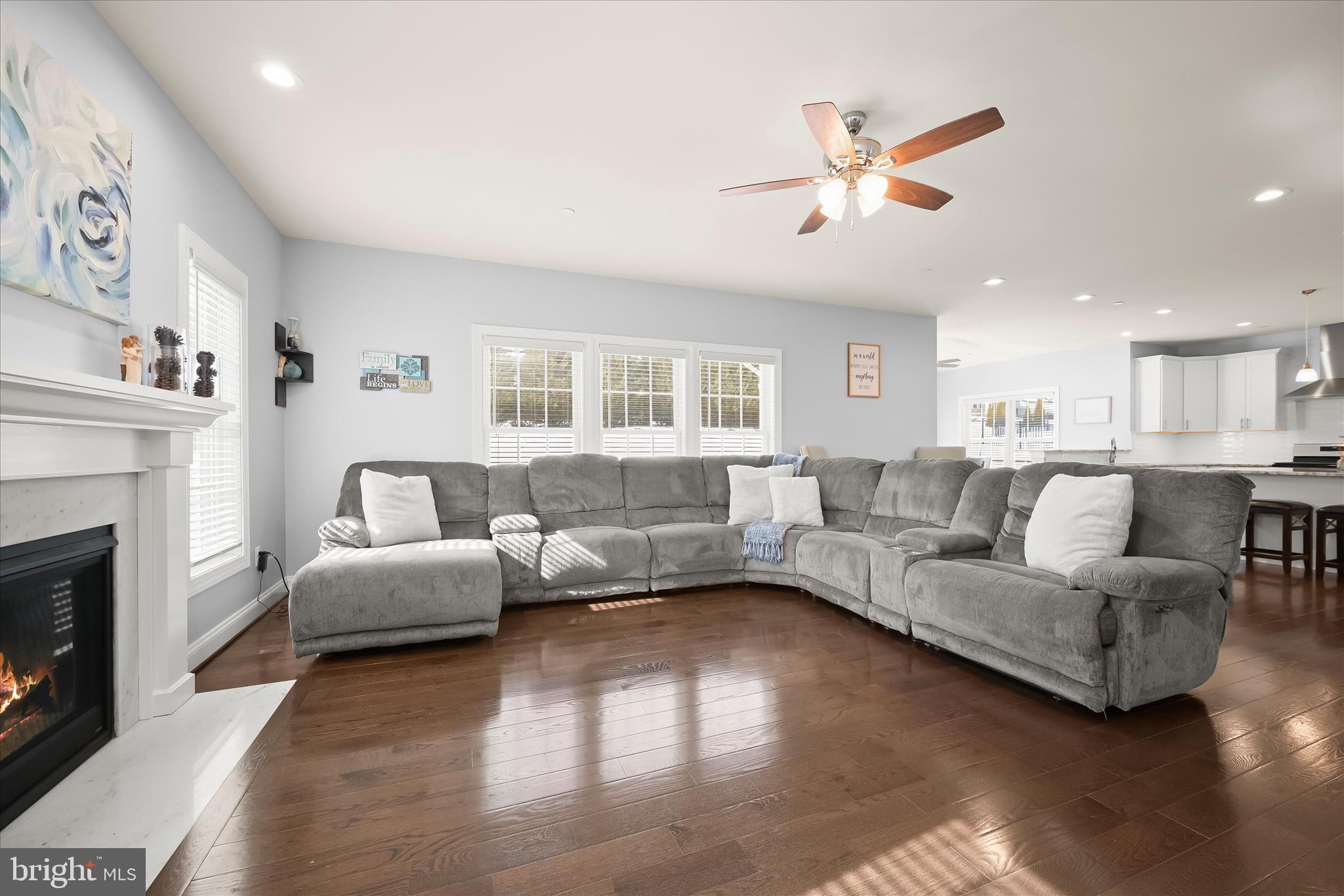 WATERS EDGE - Residential