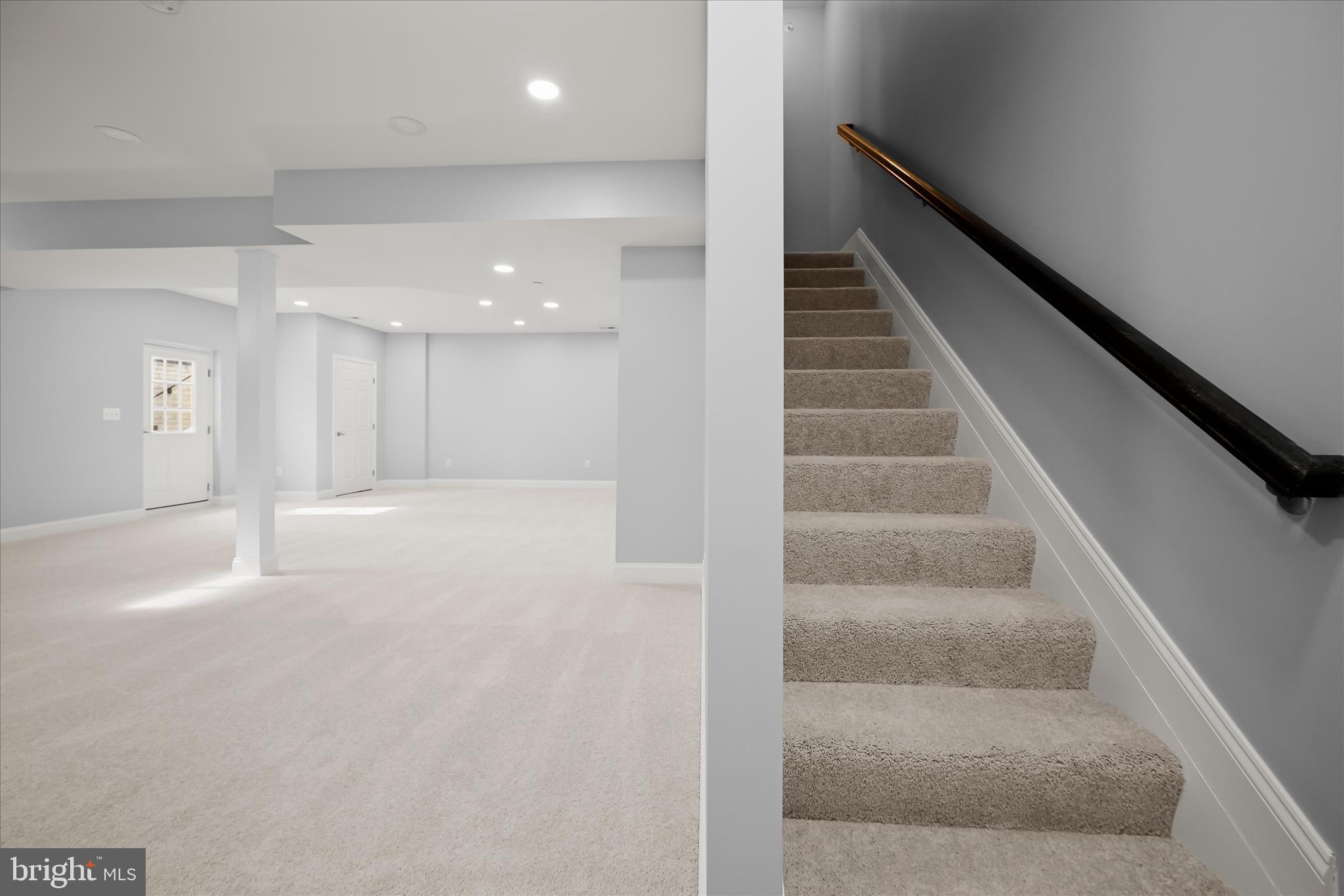 WATERS EDGE - Residential