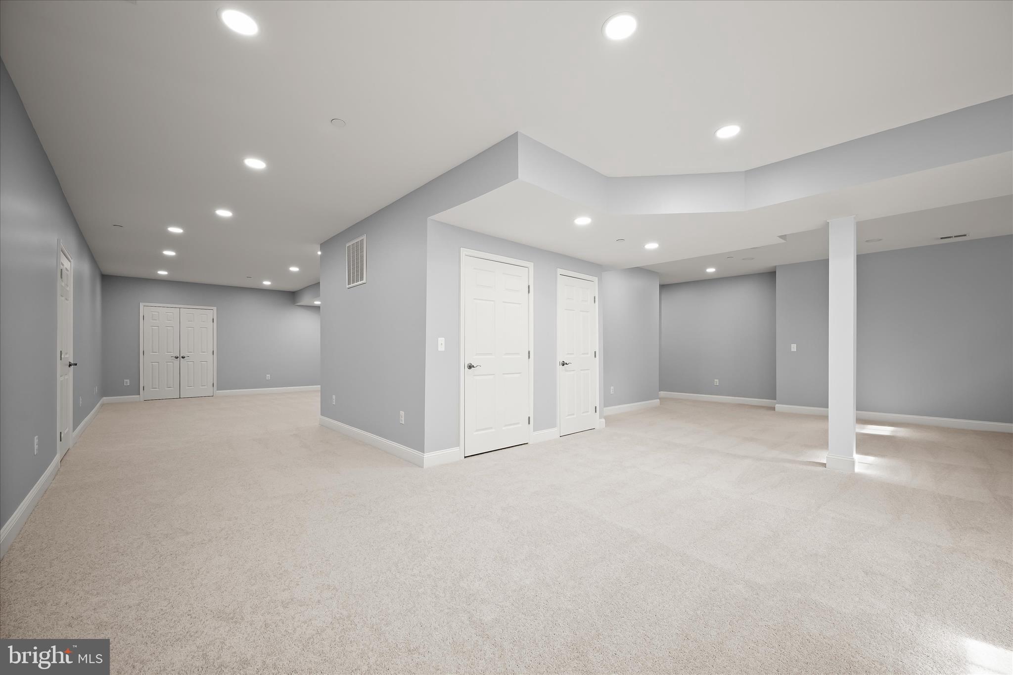 WATERS EDGE - Residential