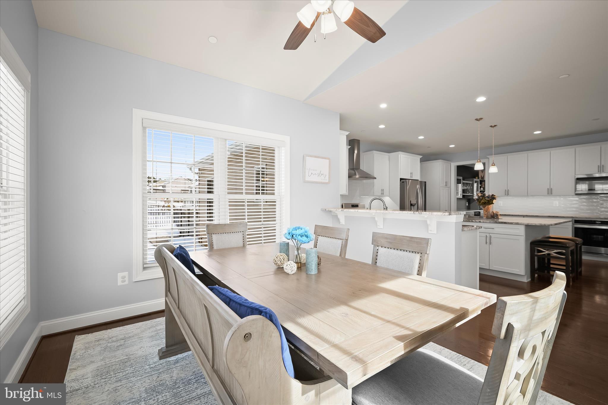 WATERS EDGE - Residential