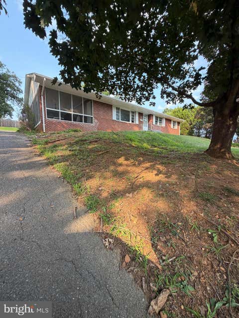 Homes For Sale - 315 W Main Street<br/> FRONT ROYAL, VA 22630