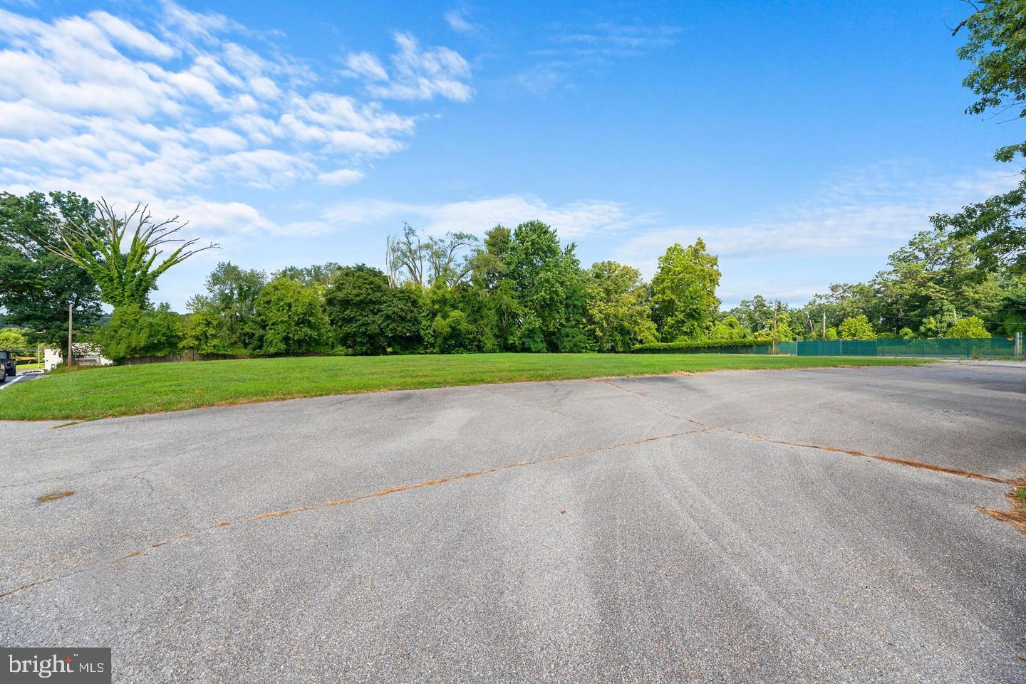 DAISY HILL ESTATES - Commercial Sale