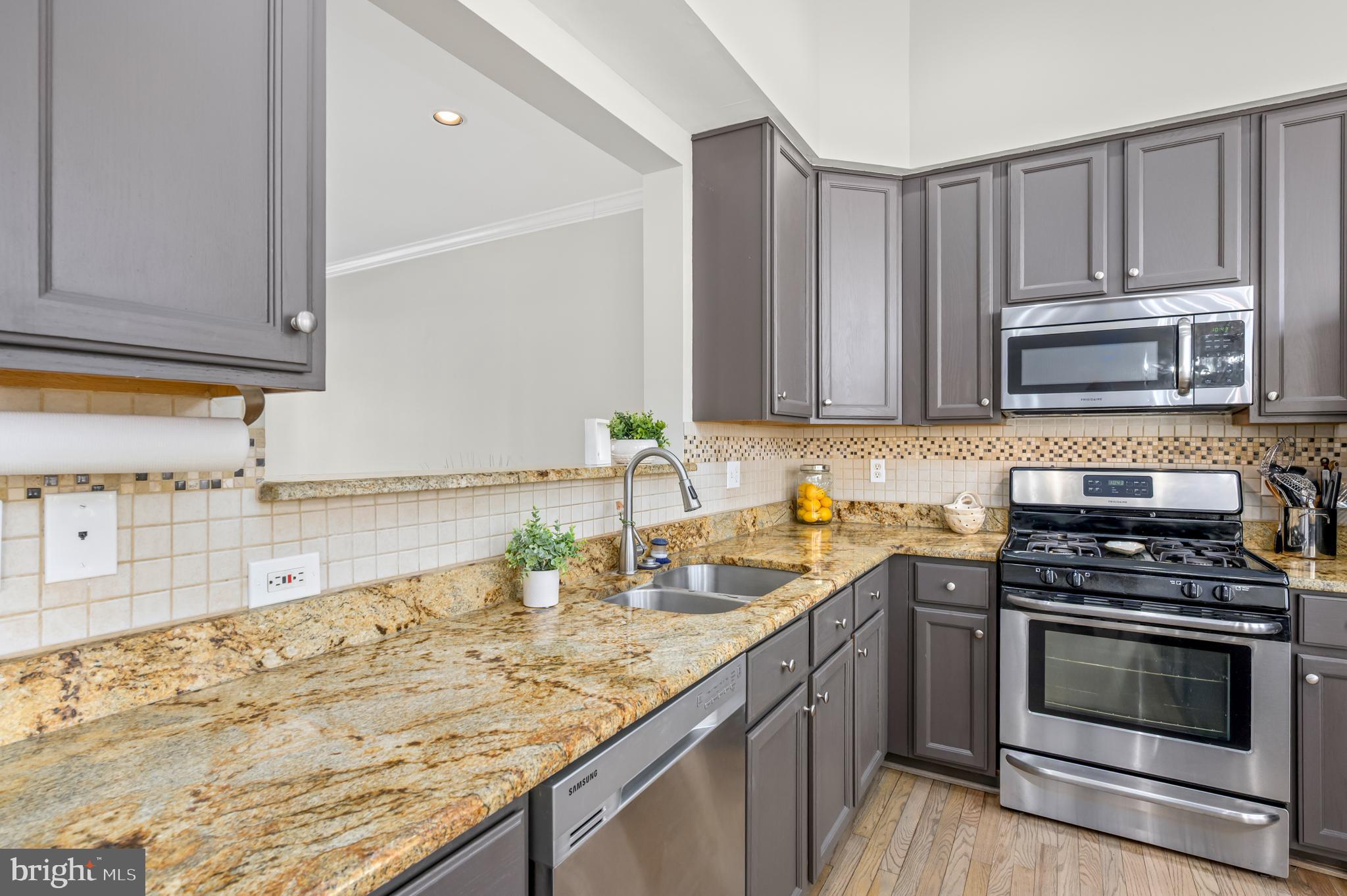 LOWES ISLAND - Residential