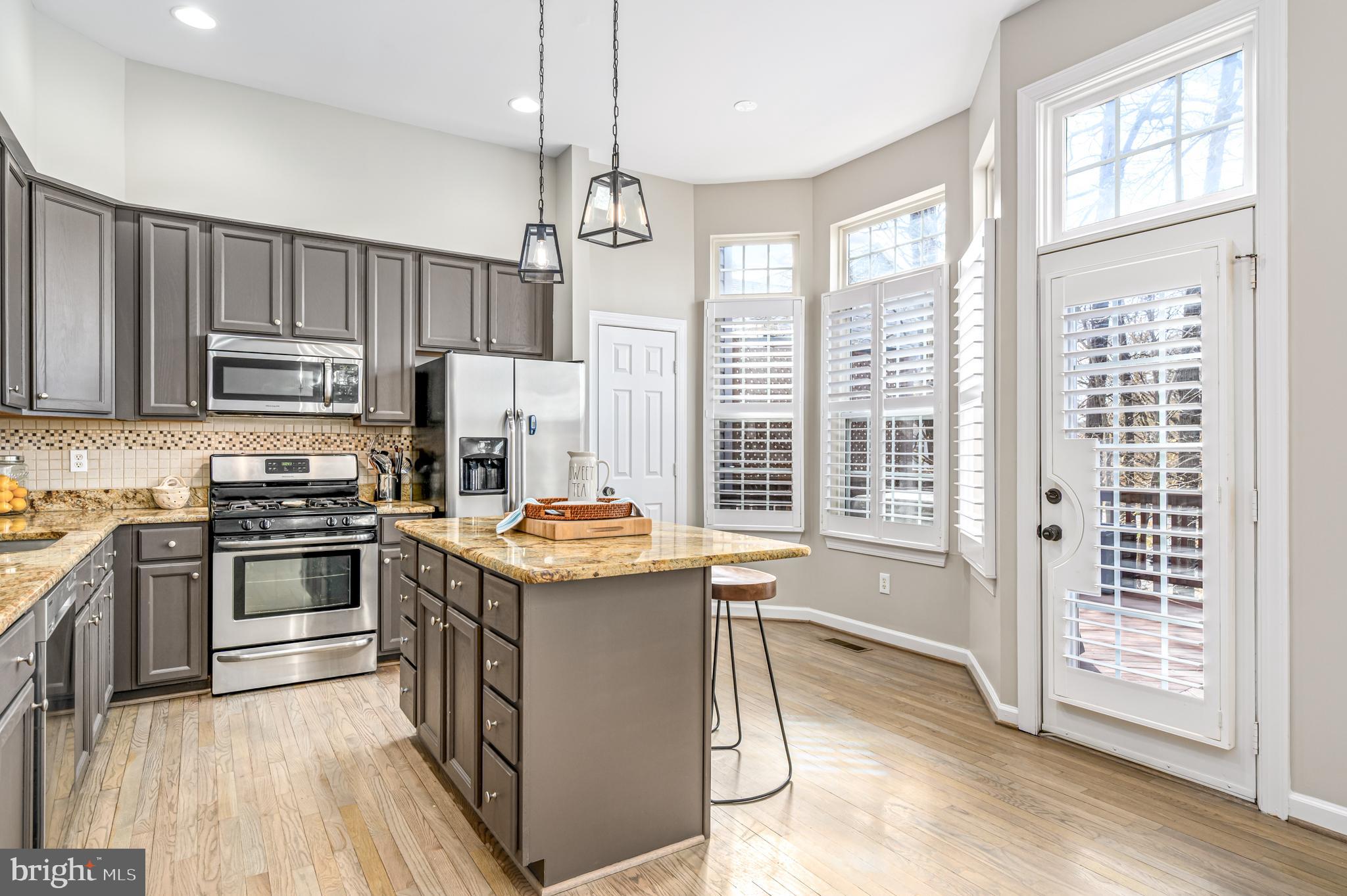 LOWES ISLAND - Residential