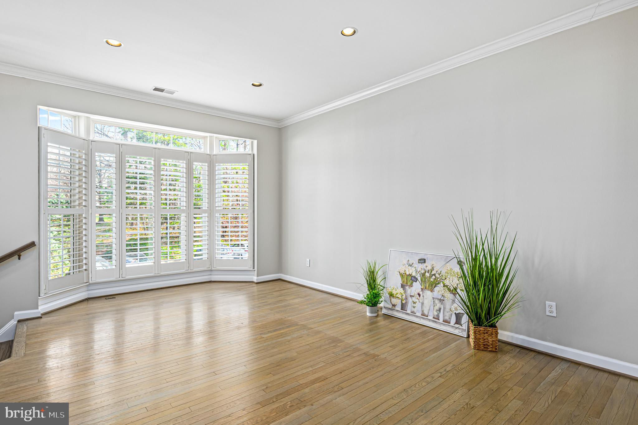 LOWES ISLAND - Residential