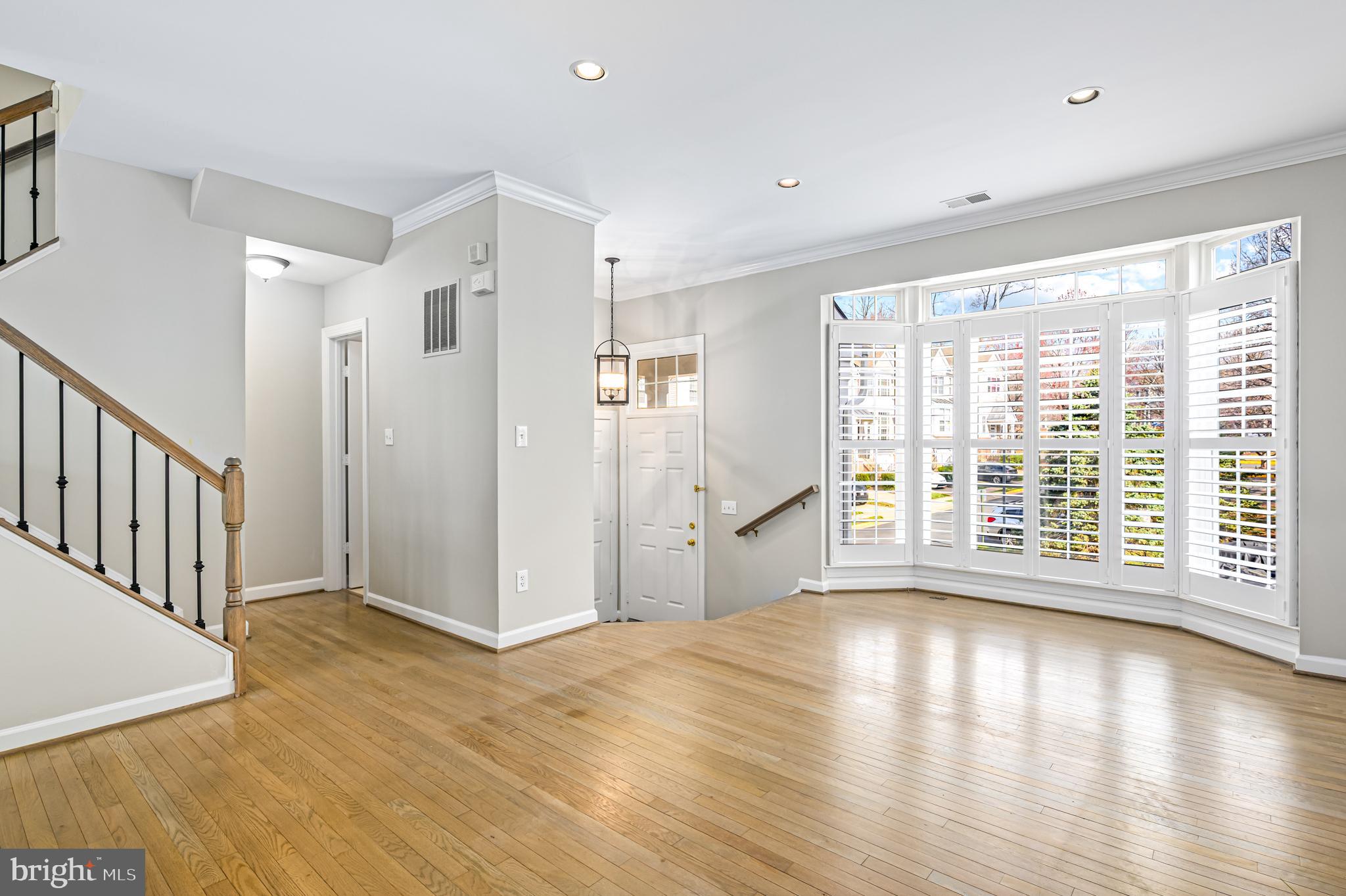 LOWES ISLAND - Residential