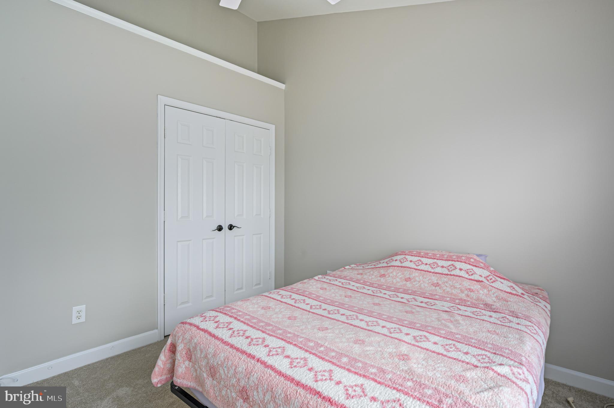 LOWES ISLAND - Residential