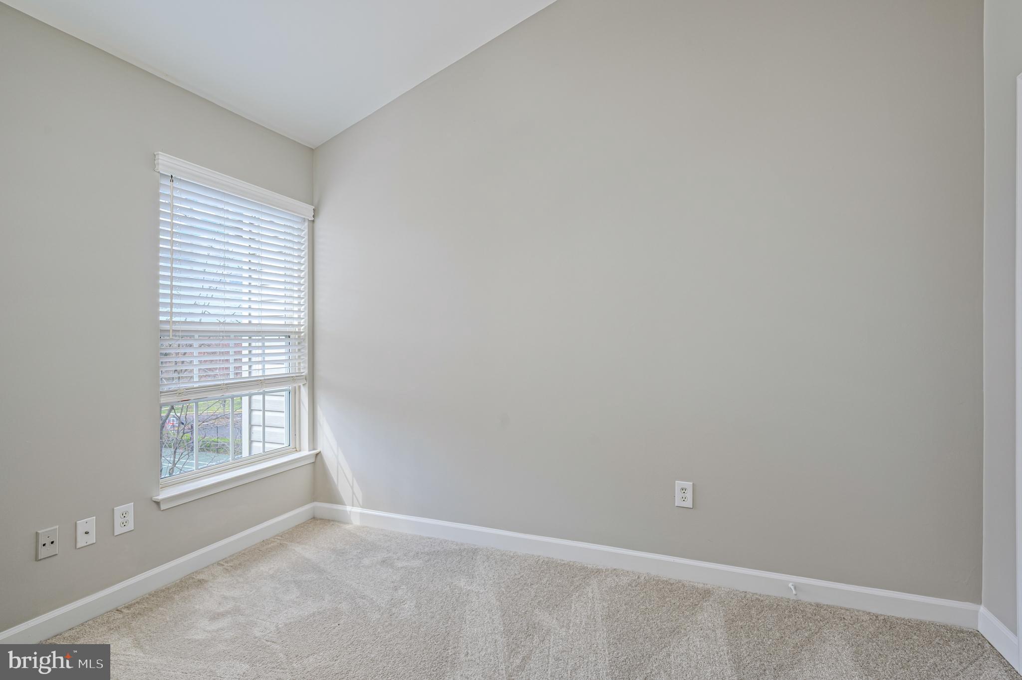 LOWES ISLAND - Residential