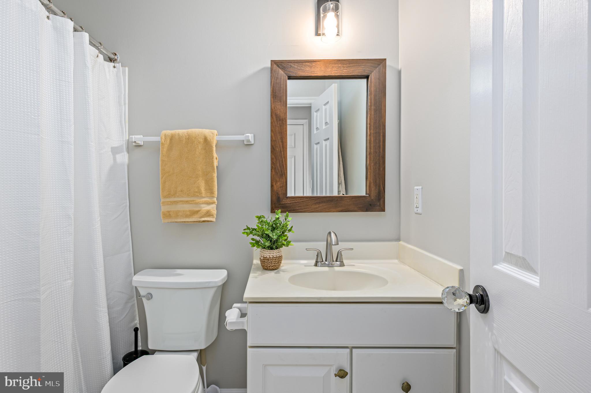 LOWES ISLAND - Residential