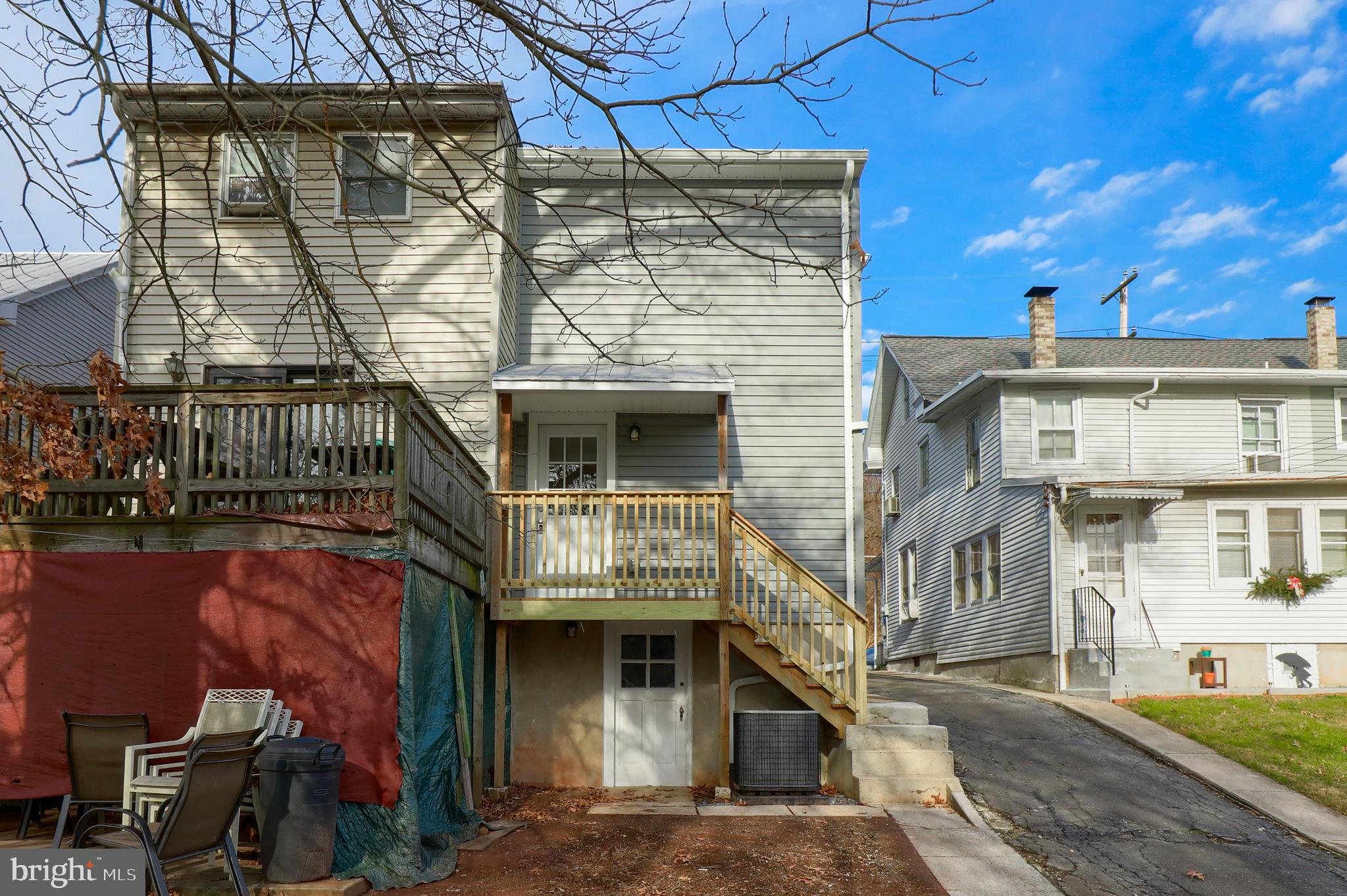 ADAMSTOWN - Residential