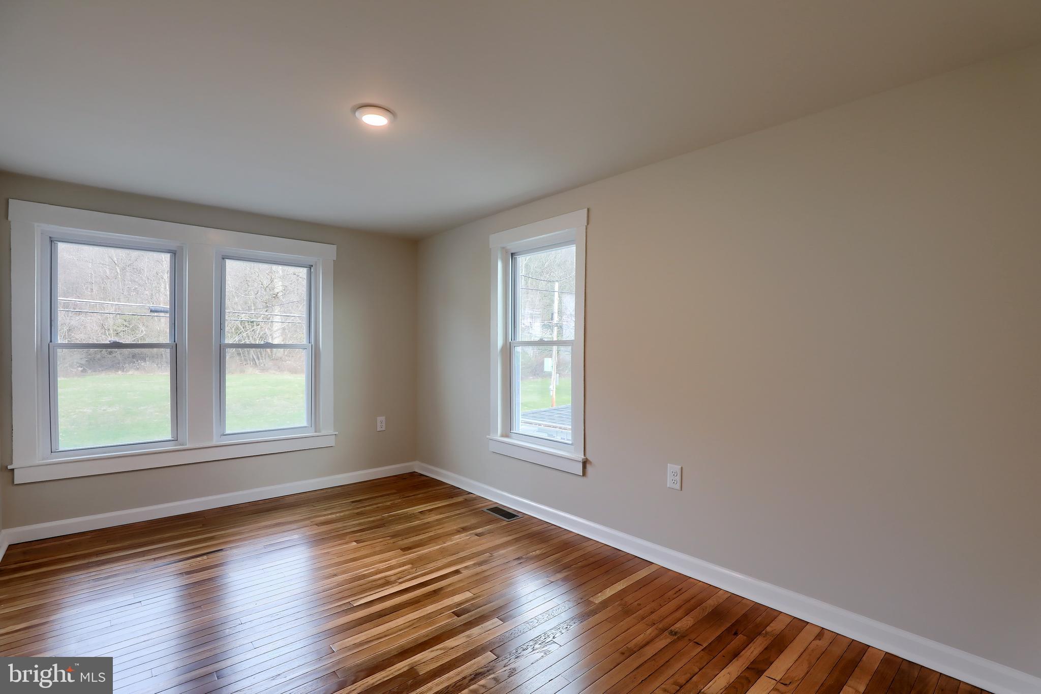 ADAMSTOWN - Residential