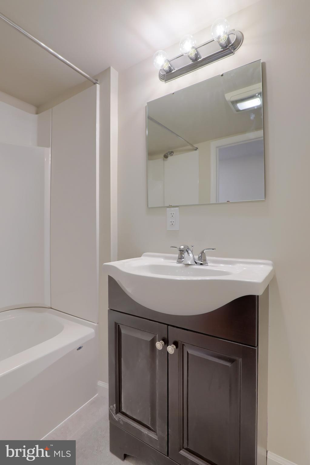 ADAMSTOWN - Residential