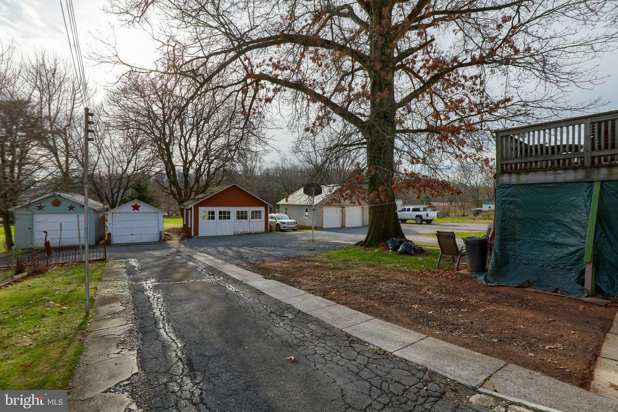 ADAMSTOWN - Residential