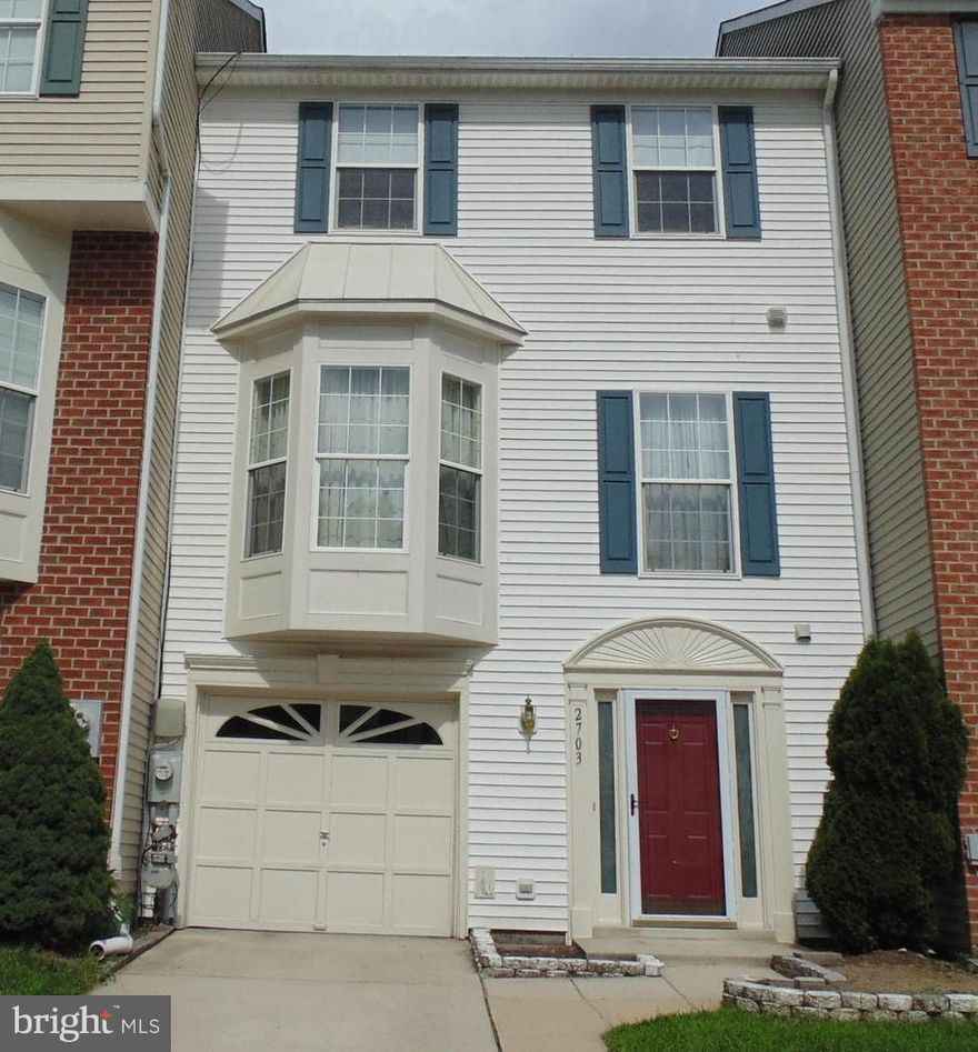 SPACIOUS 3 BR TOWNHOME W/ DECK/FENCED REAR YARD**PREFER NO SMOKING AND NO PETS, WILL CONSIDER CASE BY CASE THOUGH**