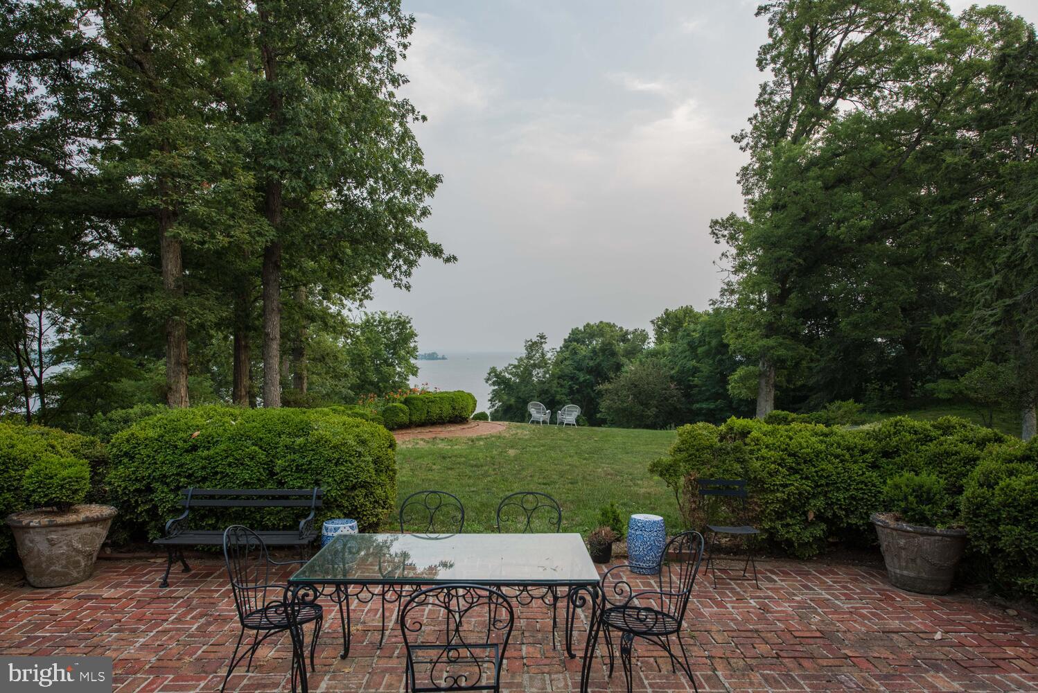 MASON NECK - Residential