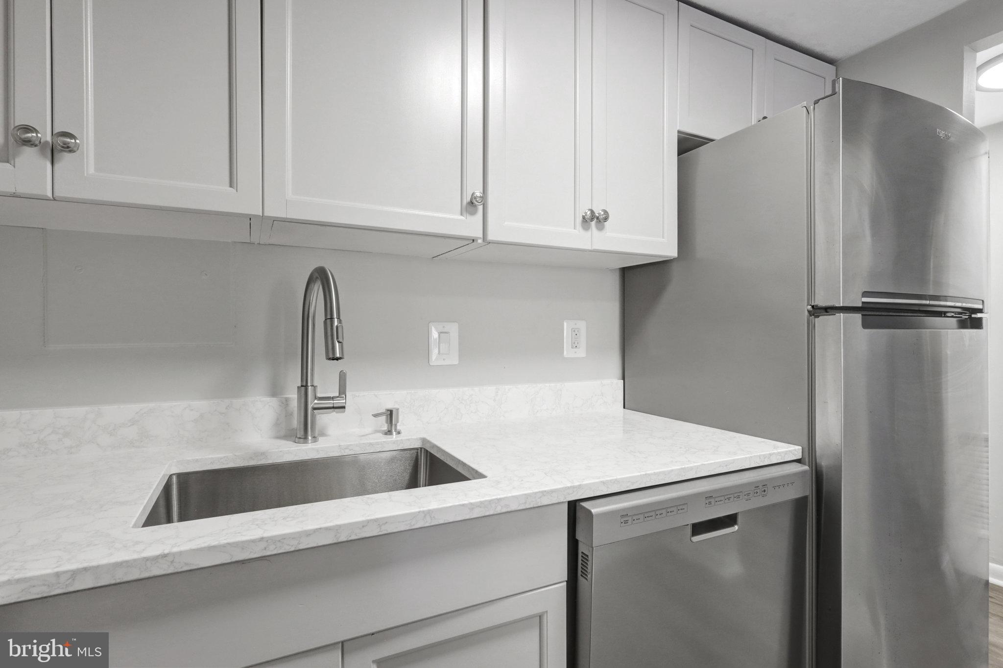 WOODLAKE TOWERS - Residential