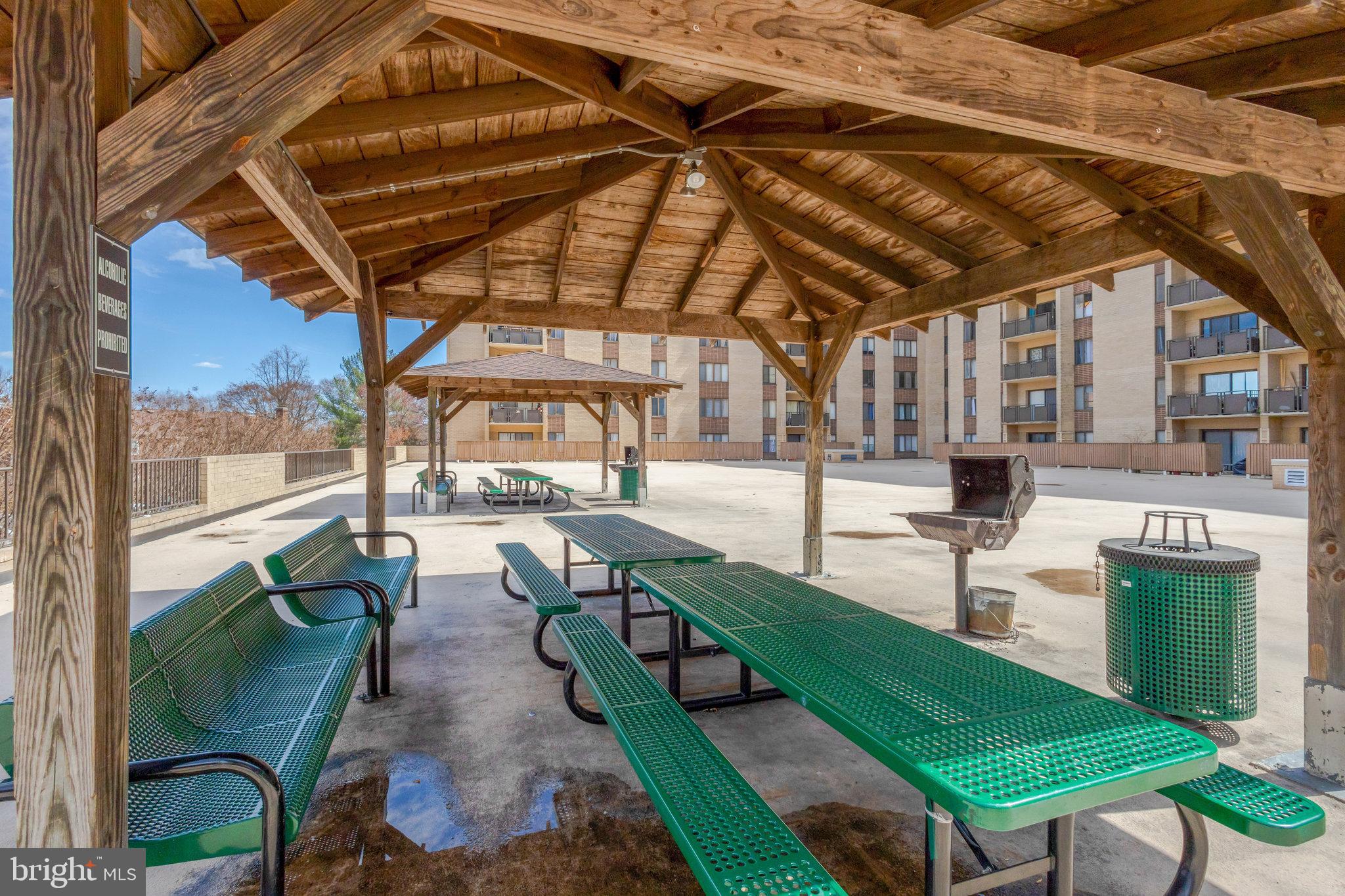 WOODLAKE TOWERS - Residential