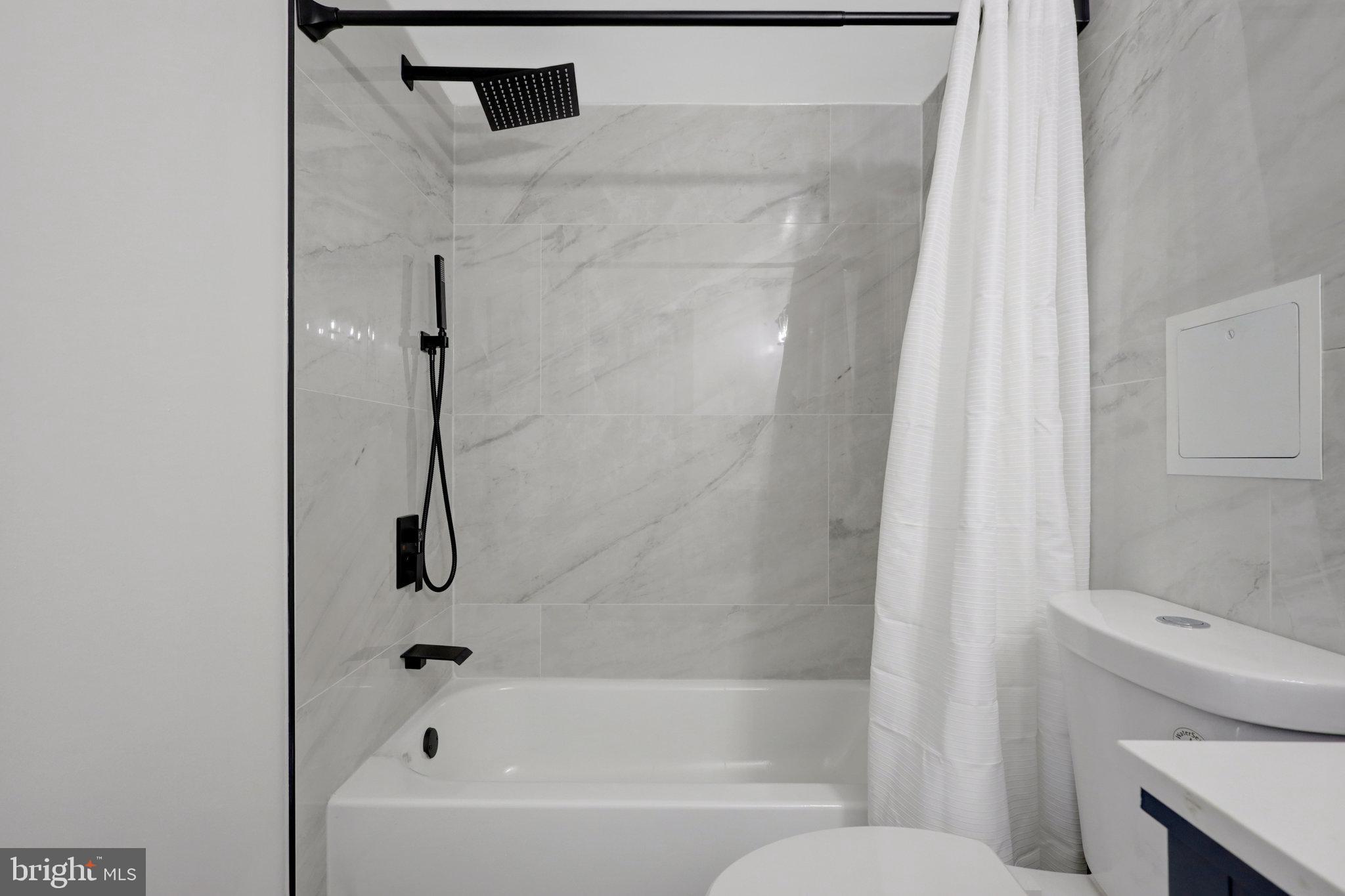 WOODLAKE TOWERS - Residential