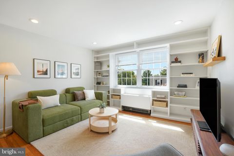 2030 N VERMONT STREET 301 ARLINGTON VA 22207