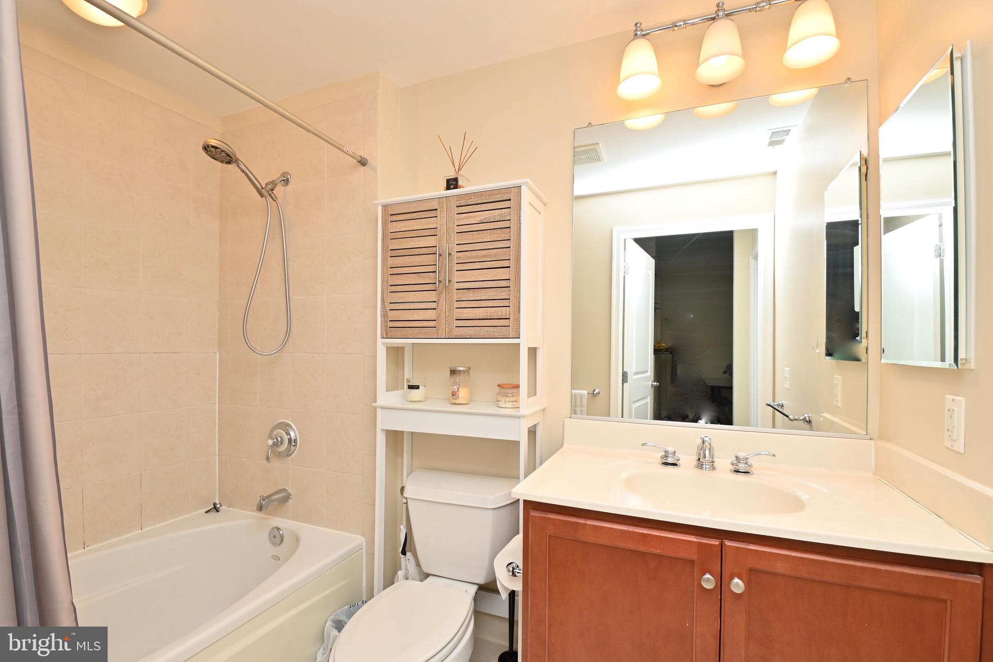 BERKELEY AT BALLSTON - Residential