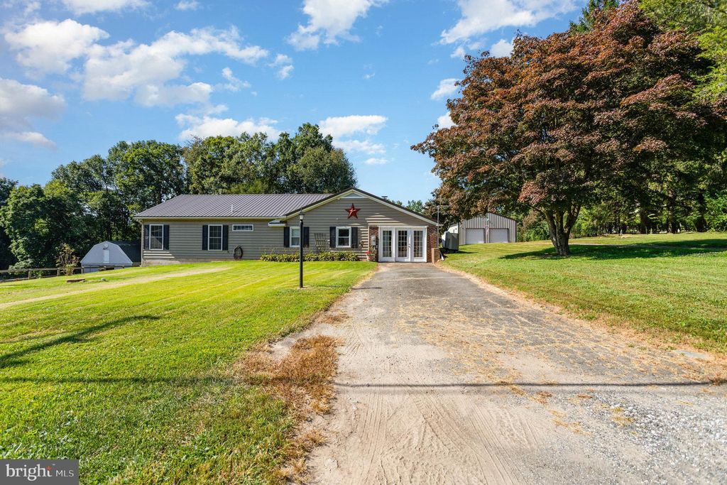 Photo of 136 Greenwich Road, DELTA, PA 17314 (MLS # PAYK2089426)