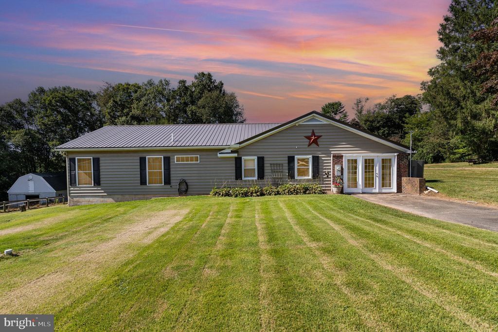 Photo of 136 Greenwich Road, DELTA, PA 17314 (MLS # PAYK2089426)