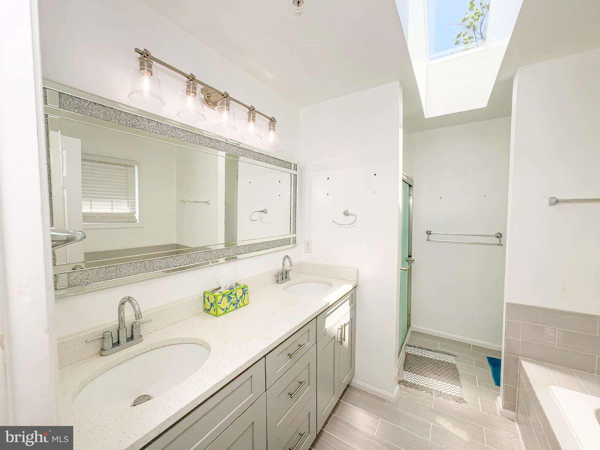 HAWTHORNE HILL - Residential