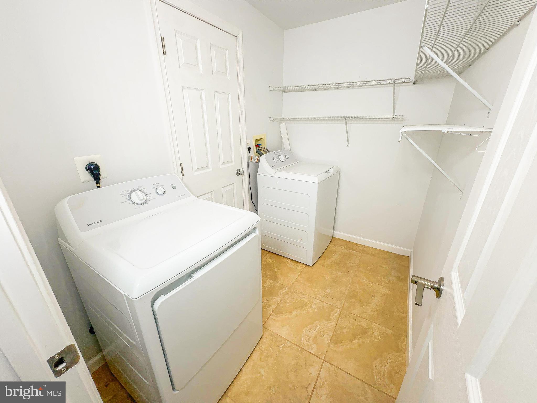 HAWTHORNE HILL - Residential