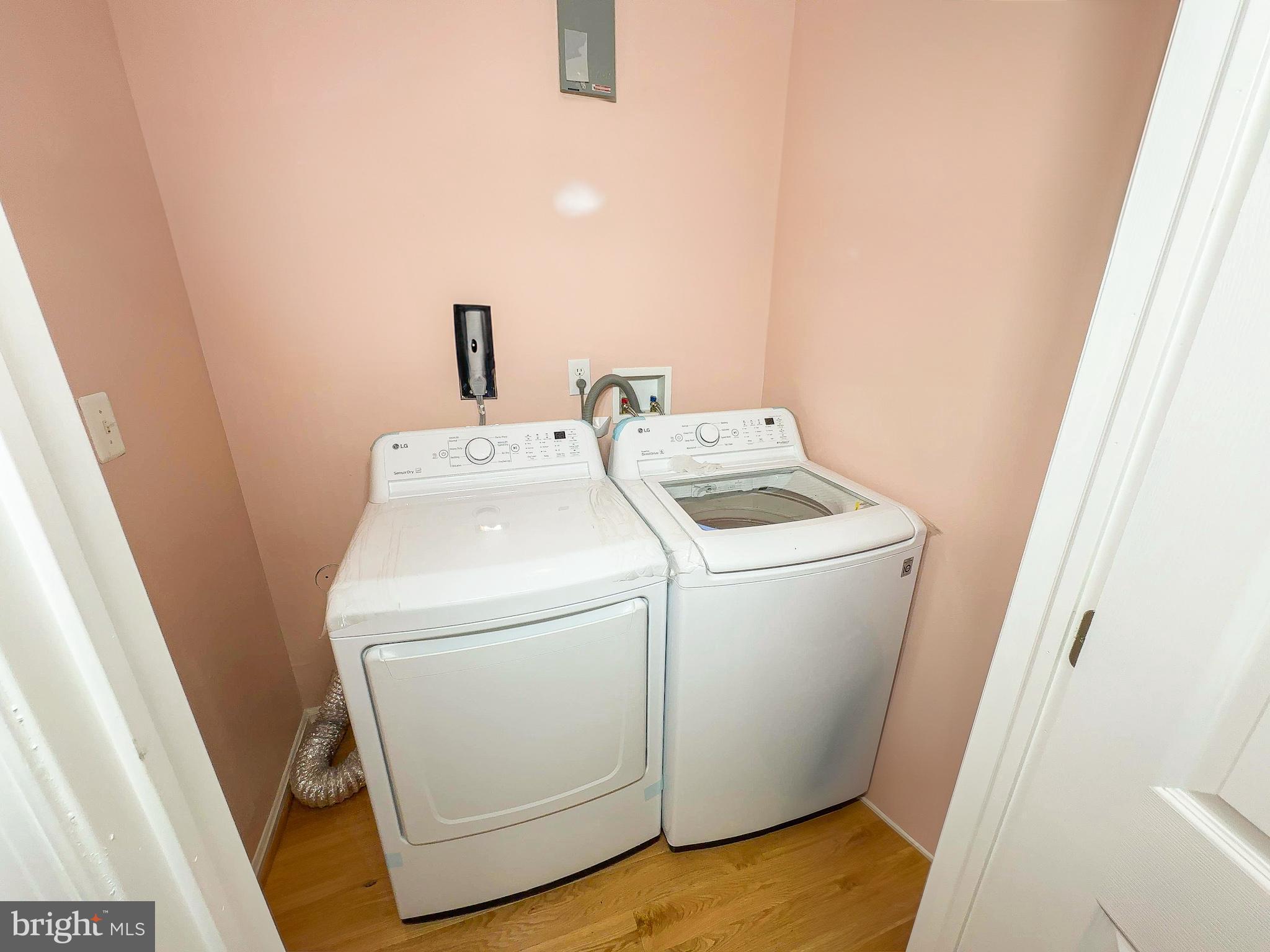 HAWTHORNE HILL - Residential