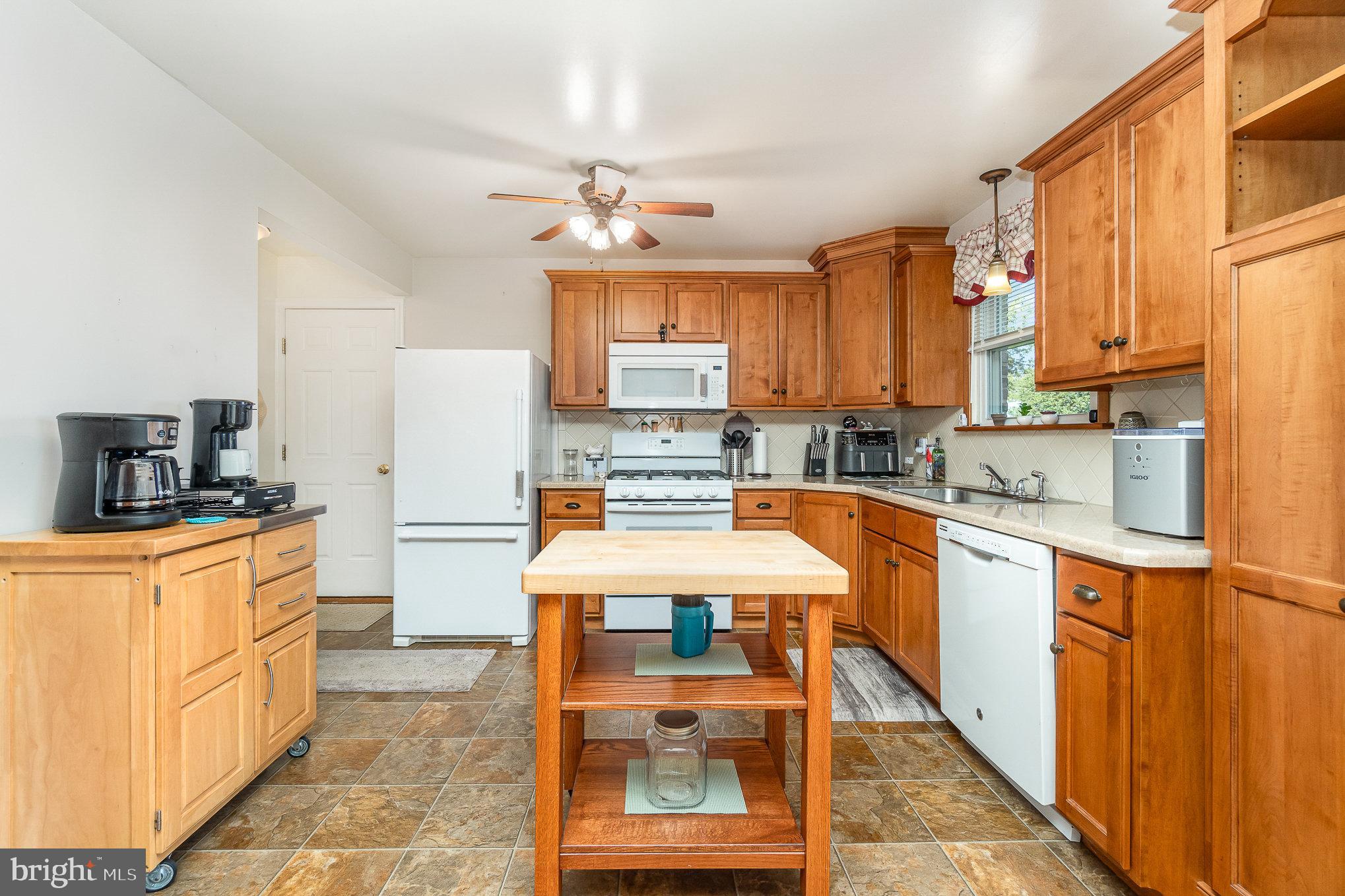 NEW HOLLAND BOROUGH - Residential