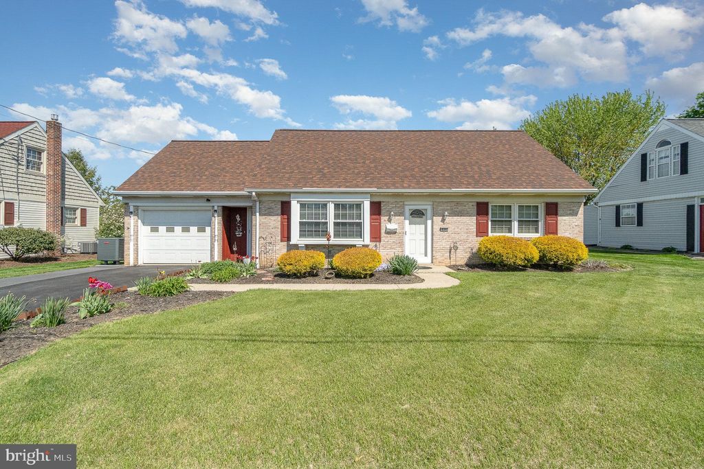 Photo of 535 W Conestoga Street, NEW HOLLAND, PA 17557 (MLS # PALA2068976)