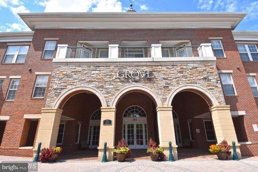 Superb location, convenient to Del Ray & Old Town, close to Pentagon,Shirlington,Reagan Airport etc. upgraded bath, granite countertops, window treatments, hardwood floors in main living area, newer carpet in bedroom, granite countertops,upgraded stainless steel appliances, washer/dryer,gas cooking,security gate. garage parking,pool view, community picnic area, gym, clubhouse/party room. Contact agent for details on applying.