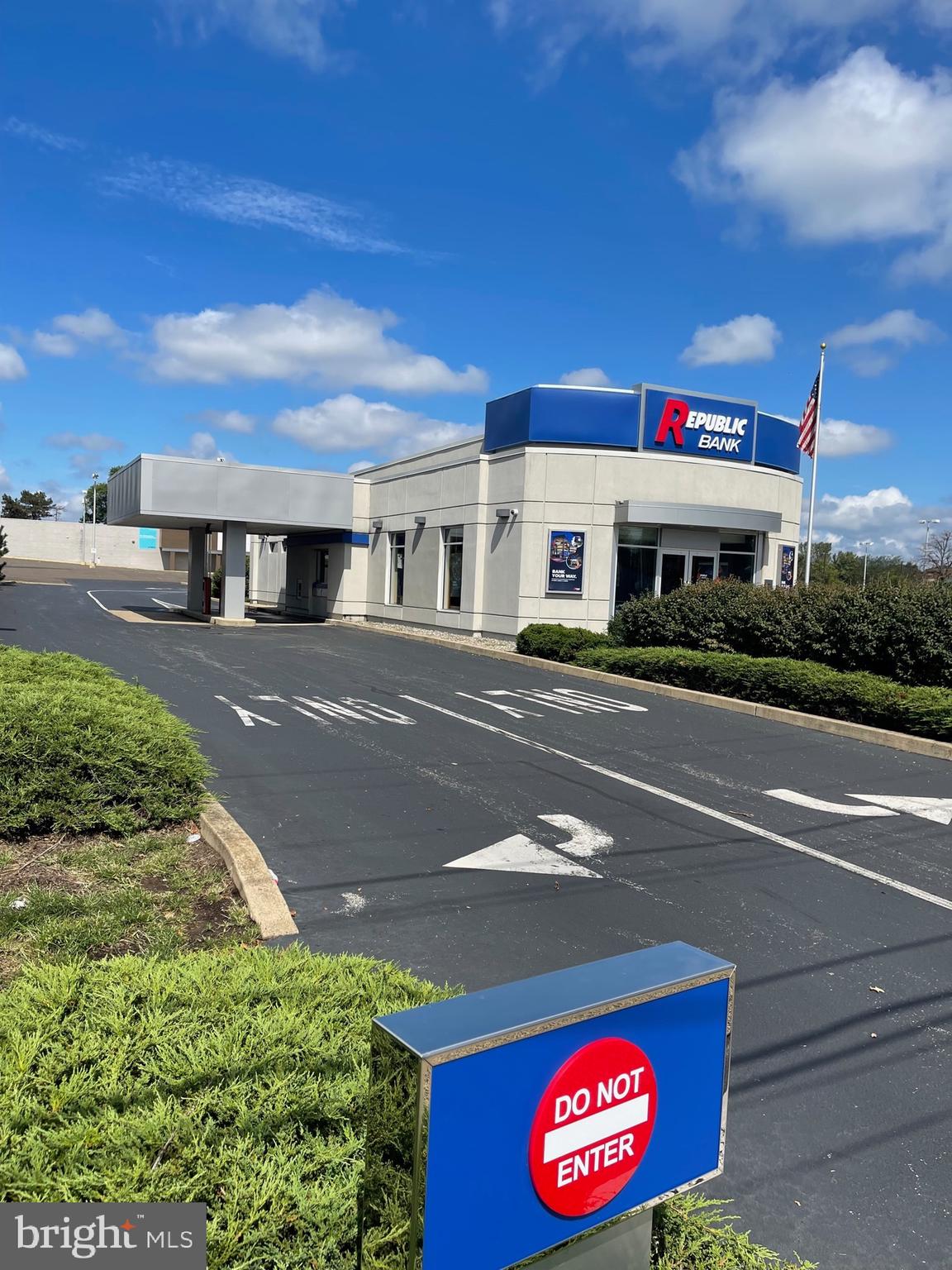 HOLMESBURG - Commercial Sale