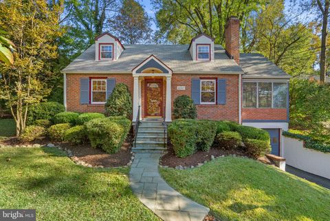 Photo of 10319 Cherry Tree Lane, SILVER SPRING, MD 20901 (MLS # MDMC2204262) Photo of 10319 Cherry Tree Lane, SILVER SPRING, MD 20901 (MLS # MDMC2204262)