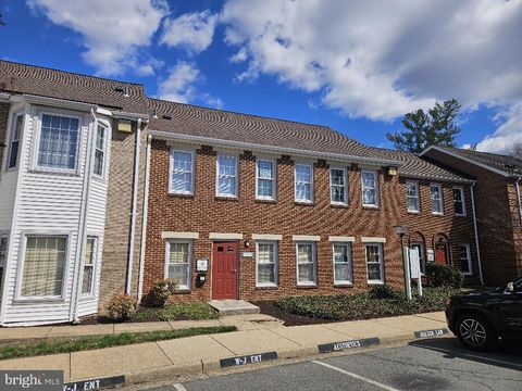 10359 DEMOCRACY LANE B FAIRFAX VA 22030