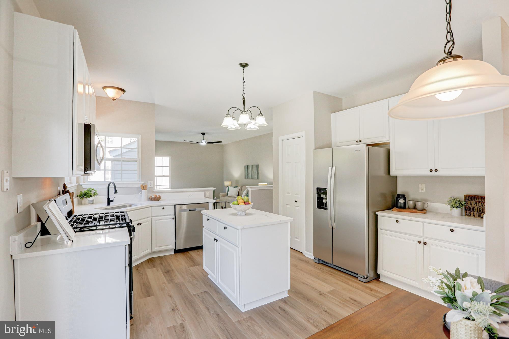 LAKESIDE - Residential