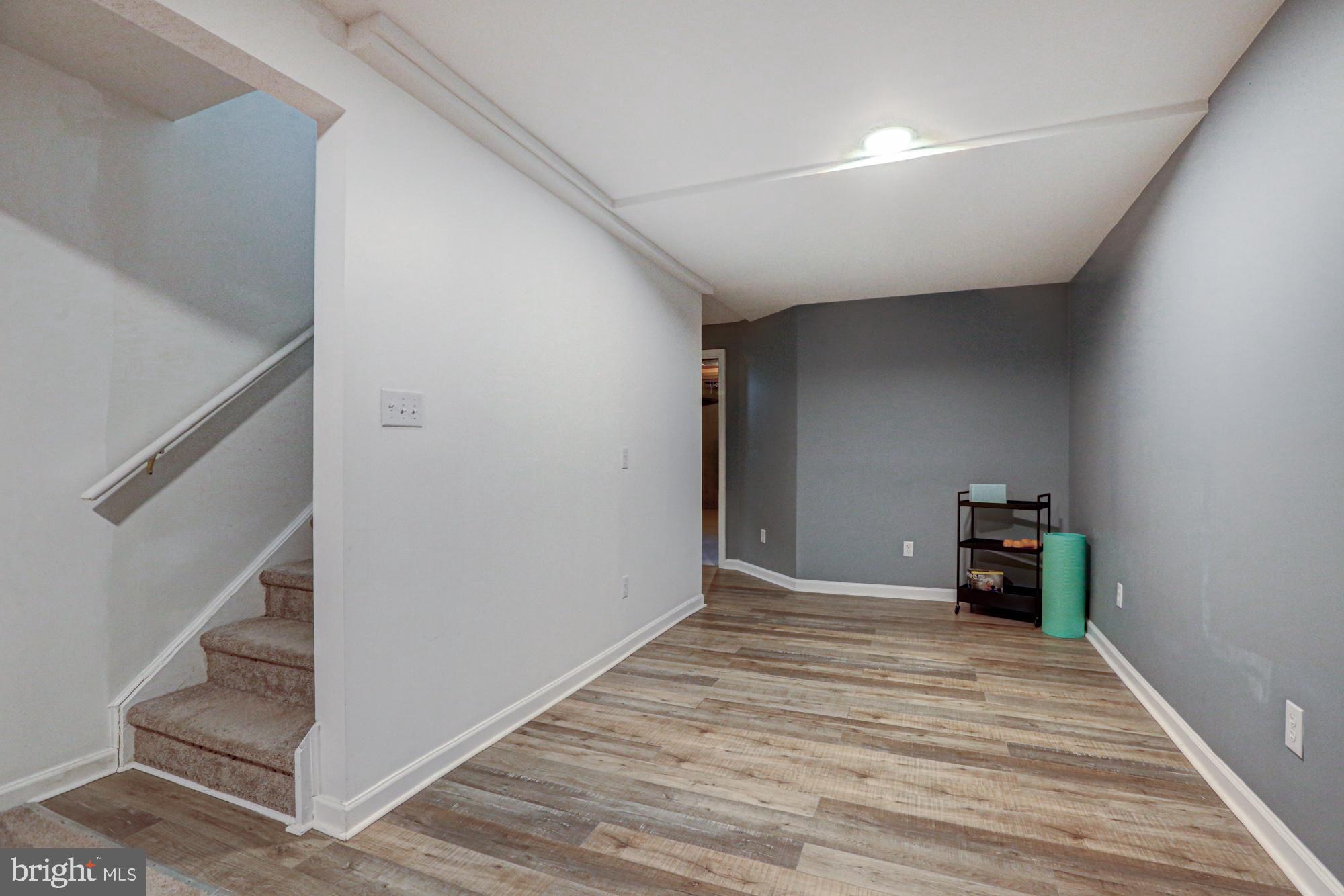 LAKESIDE - Residential