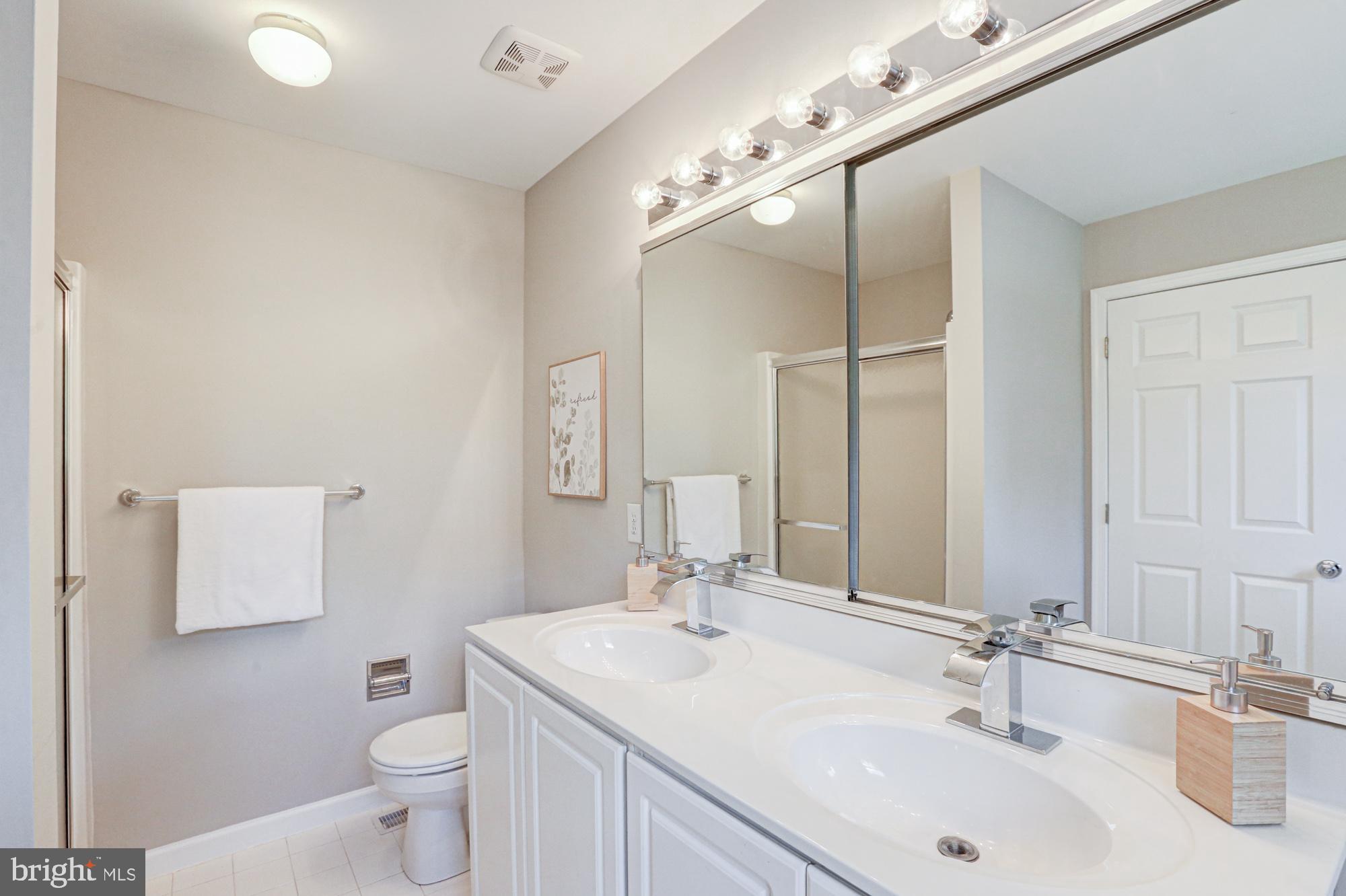 LAKESIDE - Residential