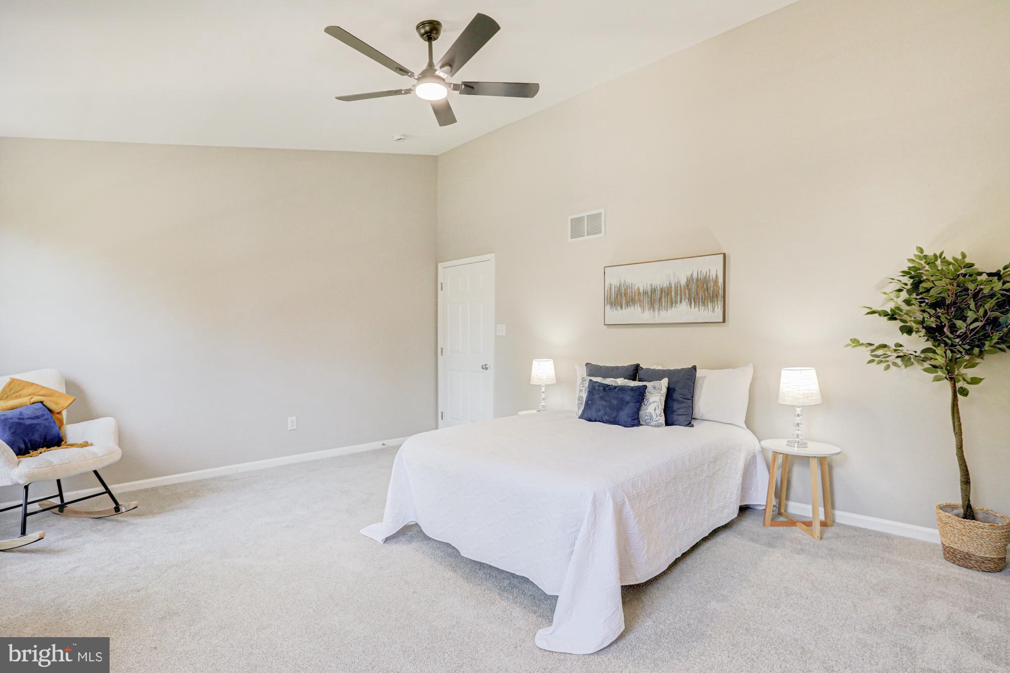 LAKESIDE - Residential