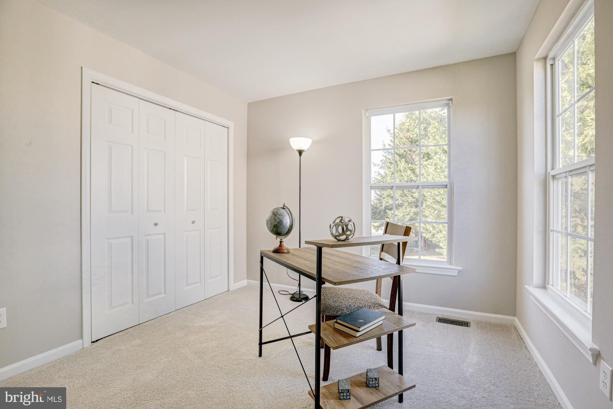 LAKESIDE - Residential