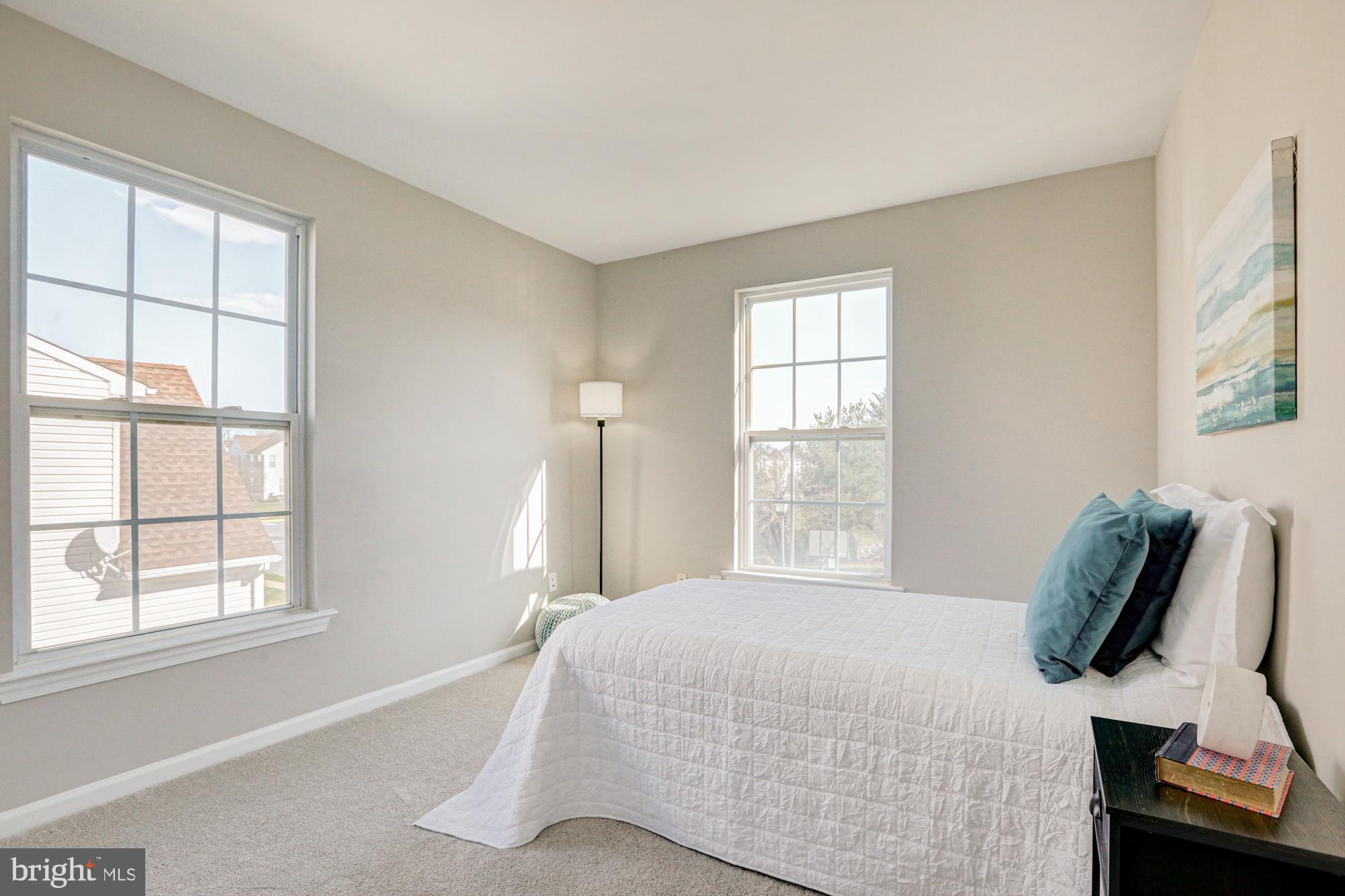 LAKESIDE - Residential