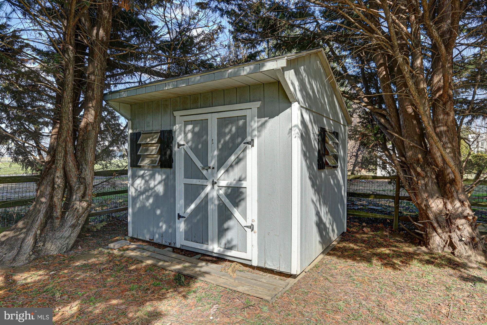 LAKESIDE - Residential