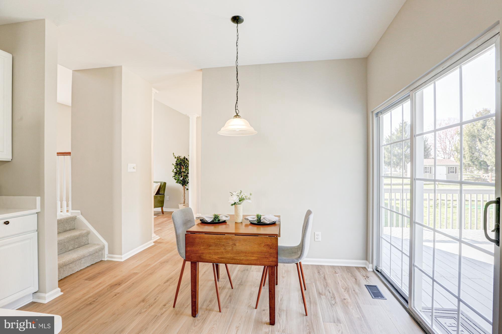 LAKESIDE - Residential