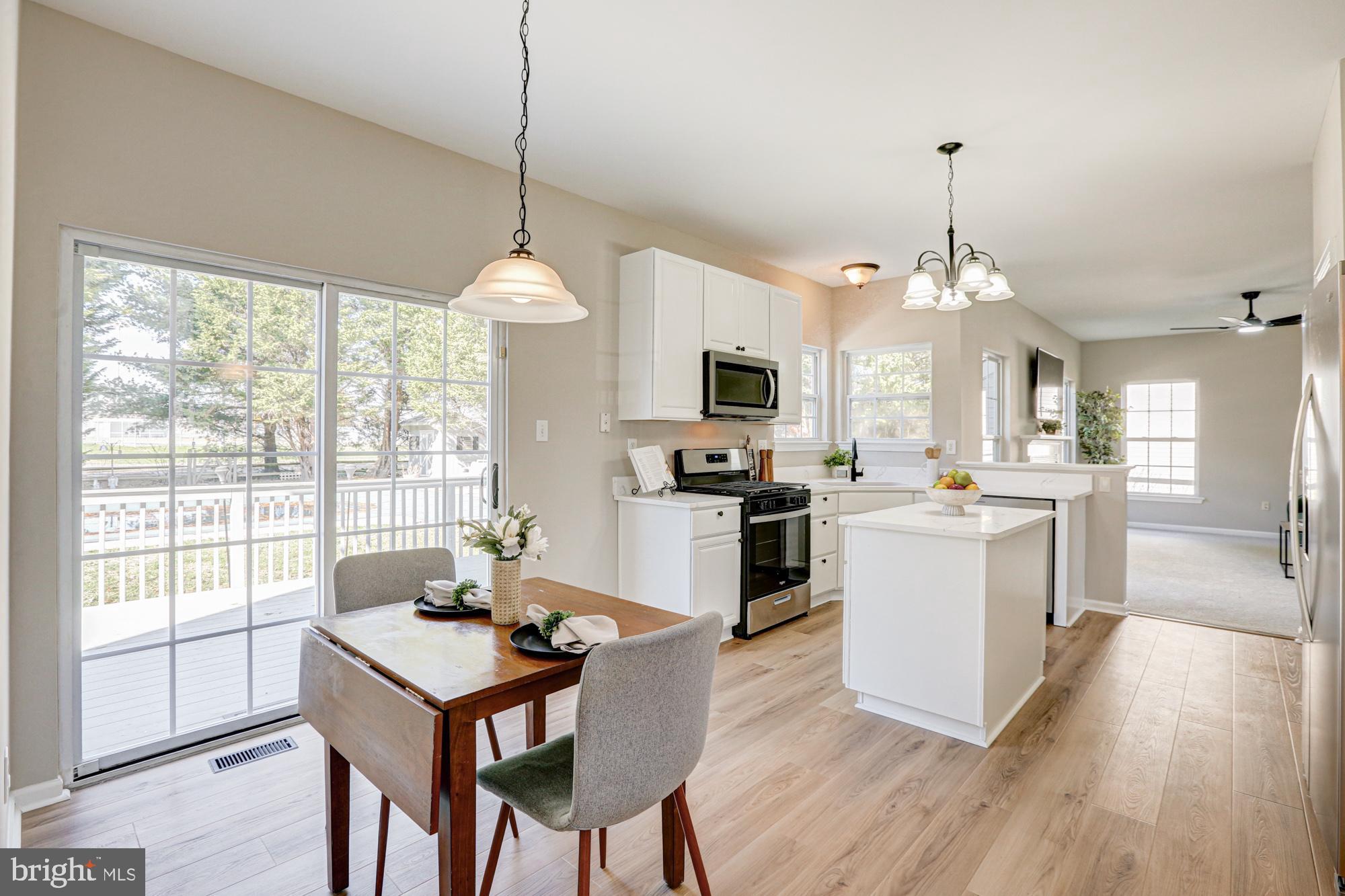 LAKESIDE - Residential