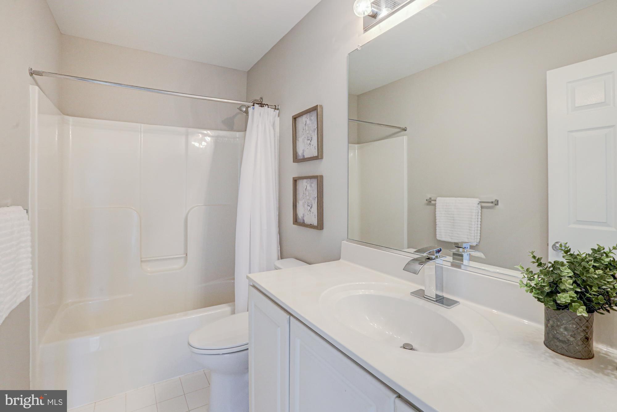 LAKESIDE - Residential