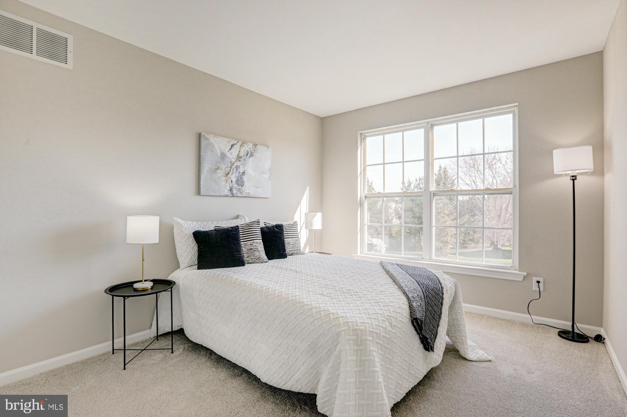 LAKESIDE - Residential